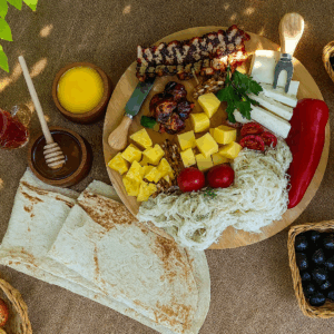 Kars Kaşar Sucuk Kahvaltı Sofrası Paketi